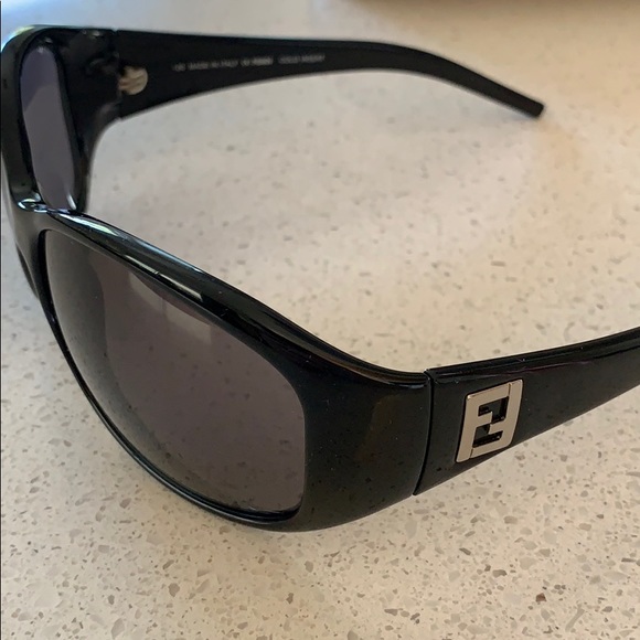 Fendi Sunglasses - Picture 3 of 8